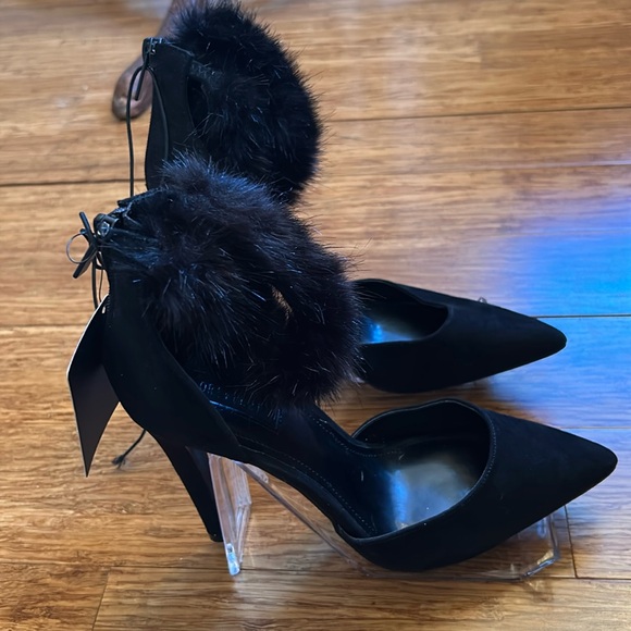 Forever 21 Faux Fur Stiletto Court Heels - Picture 2 of 5